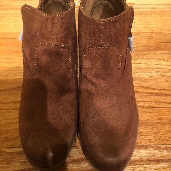 Cat & Jack Shoes - Cat and Jack Brown Women’s Boot NEW 1” heel Sz 6